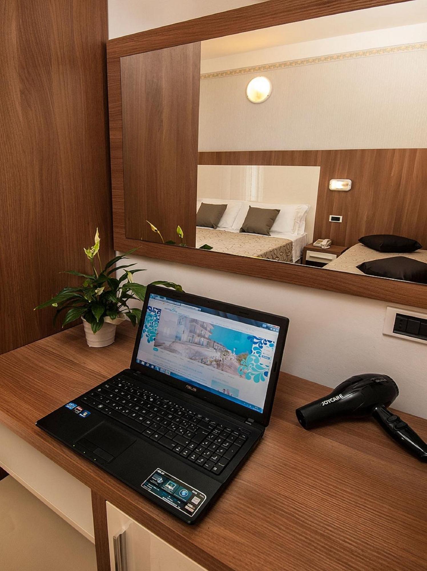 Hotel Lina 3*