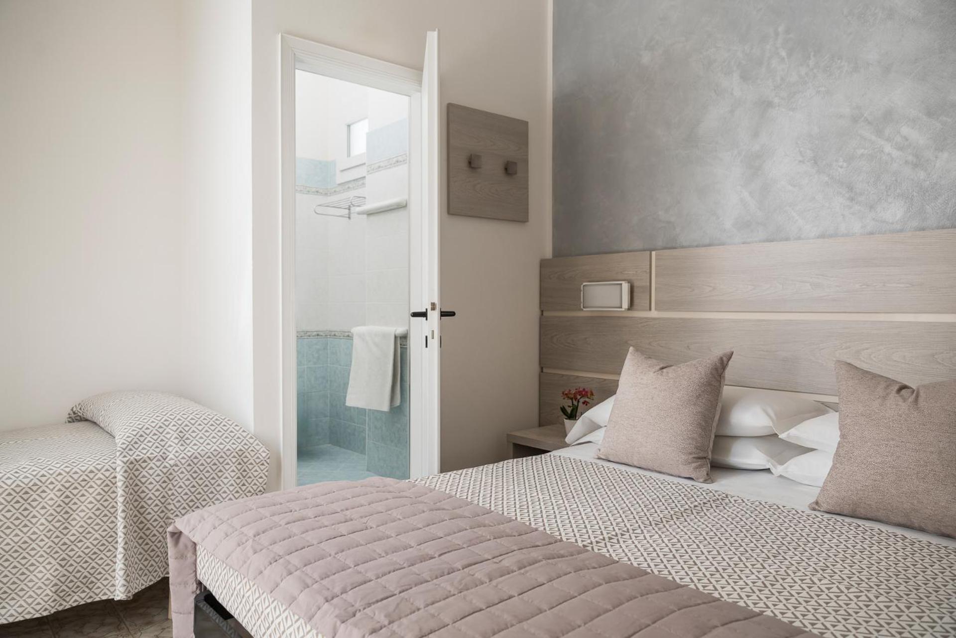 Lina Hotel 3*